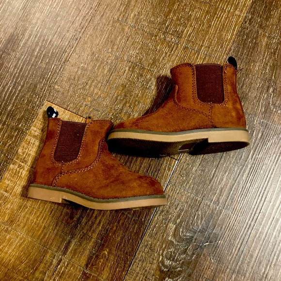 Cat & Jack Shoes Cat And Jack Chelsea Boot Size 5 Toddler Poshmark